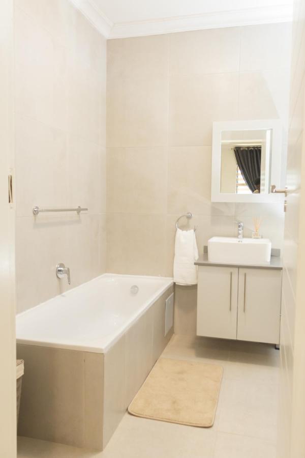 Fumo House Lifestyle Apartments Midrand Exterior photo